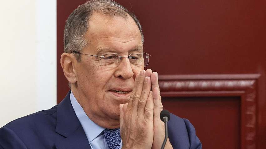 Лавров спробував виправдатися за утиски таджиків. Коли їх перестануть «трусити» 