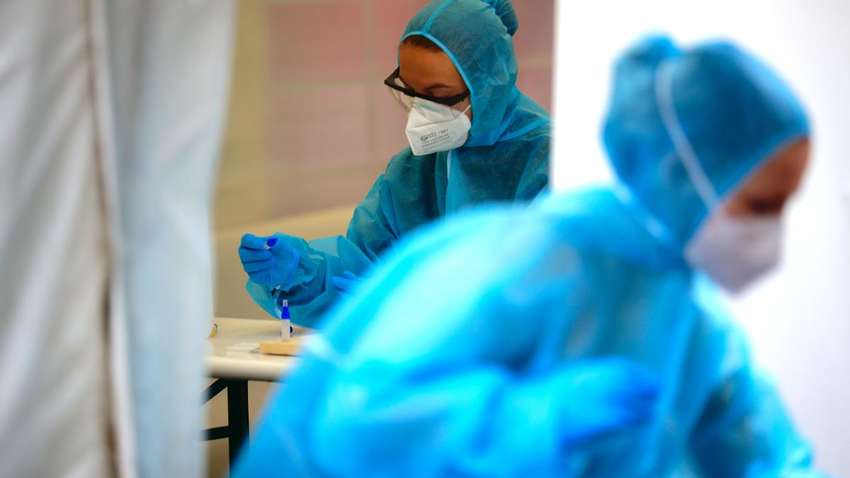 Яка ситуація з коронавірусом буде у 2021 році: прогноз імунолога