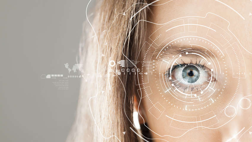 Японцы создадут контактные линзы с дополненной реальностью: что они задумали