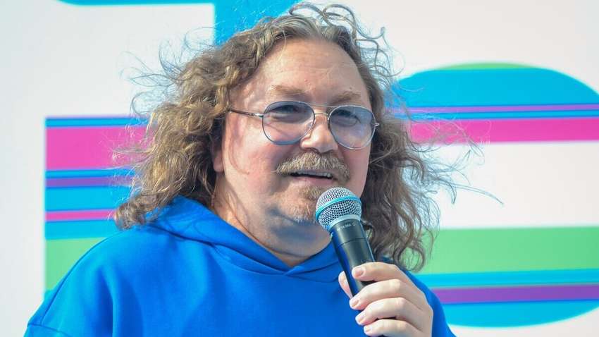 В РФ вже почали молитися за тяжкохворого: з'явилися нові подробиці про стан російського композитора В РФ вже почали молитися за тяжкохворого: з'явилися нові подробиці про стан російського композитора