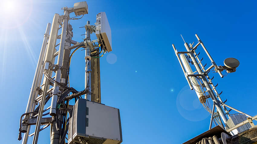 Фейки о связи коронавируса и 5G: что происходит на самом деле и кому выгодно распространять неправдивую информацию