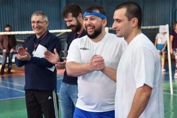 "Фейковый чемпион": соцсети высмеяли победу главаря "ДНР" в чемпионате по бадминтону