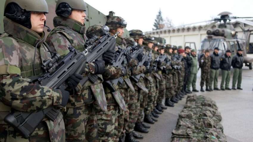 Массовый налет дронов над военным объектом одной из стран ЕС: детали инцидента