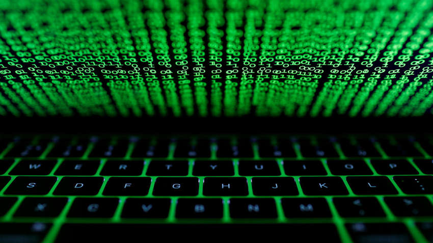 РНБО терміново зібрався через «злив» особистих даних з бази резюме