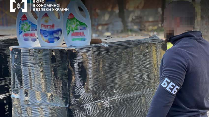 Українці купували під іноземними торговими марками підробку: хто організував нелегальне виробництво