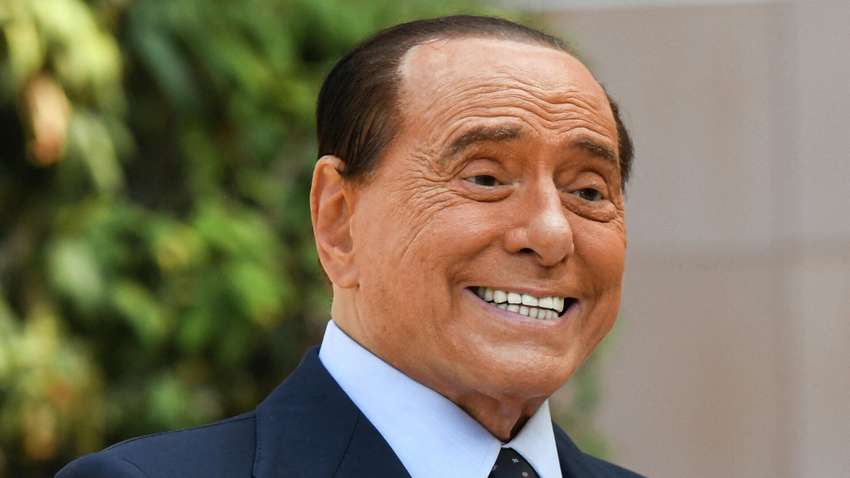 Экс-премьера Италии, который называл себя другом Путина, госпитализировали, он в реанимации