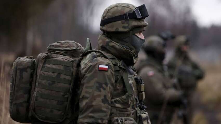 Польша готовится к войне: какие сообщения поляки начали получать на почту