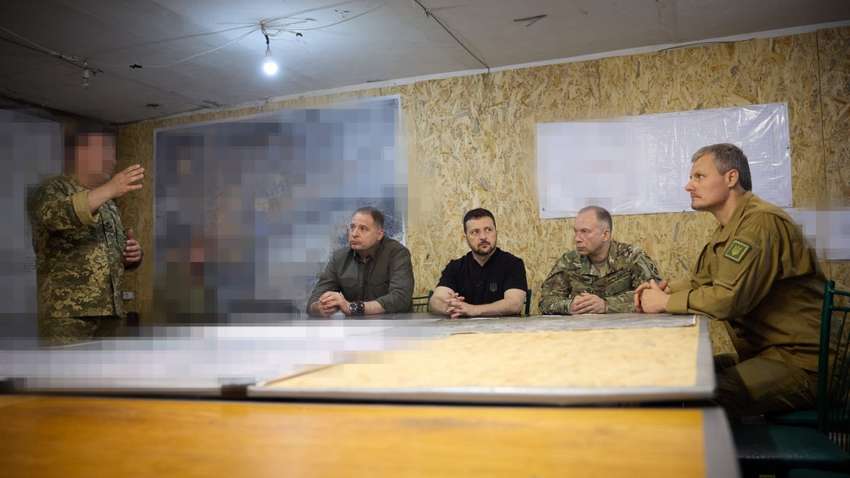 Зеленский и Сырский приехали на передовую на Харьковщине: детали визита