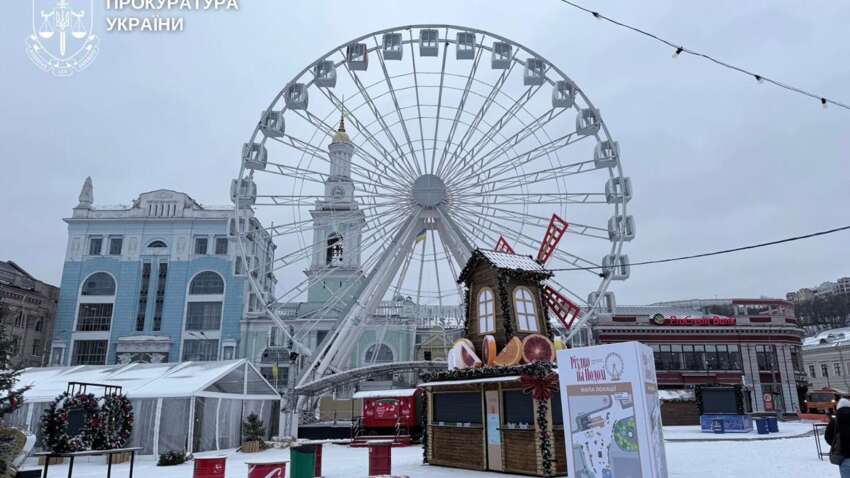 У Києві на Подолі Колесо огляду в аварійному стані: є загроза життю людей (ФОТО)