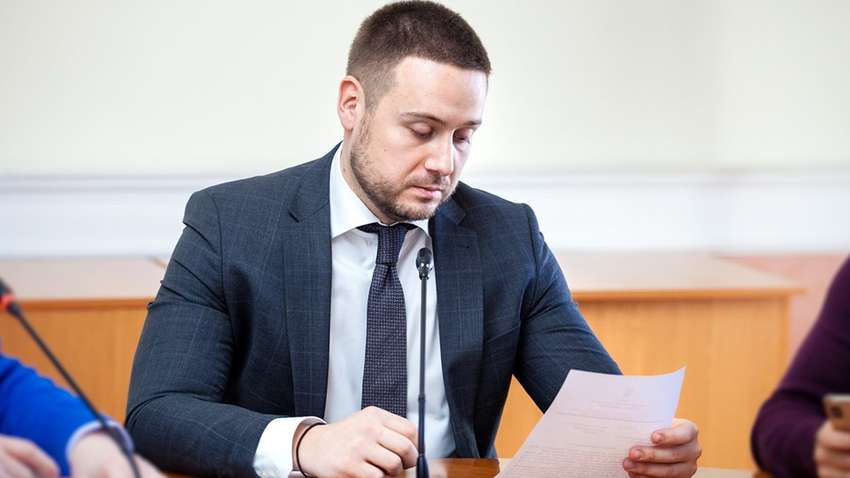 Суд признал невиновным экс-заместителя Киевской ГГА Владимира Слончака в нападении на полицейских