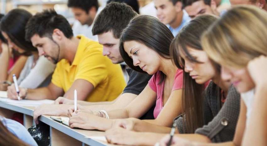 У студентов выросли стипендии, а с ними и стоимость за обучение: что и по чем в Украине