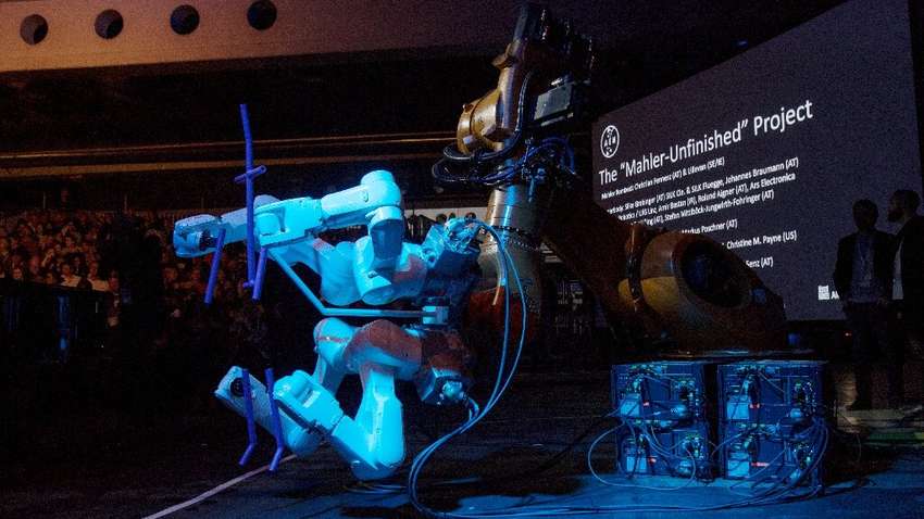Оркестр сыграл симфонию, которую завершил искусственный интеллект 