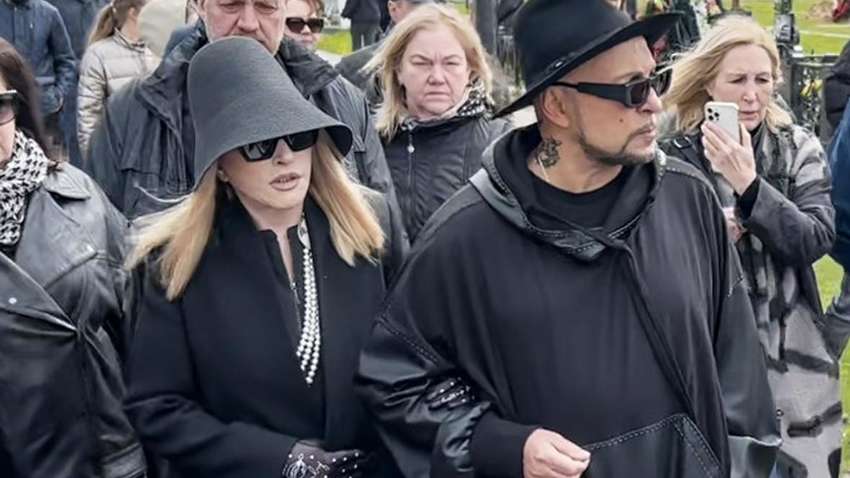  Кремлевская пропагандистка пообещала, что уедет из России, если Пугачеву "примут обратно"