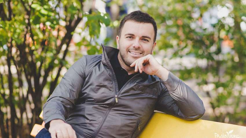 Відомий  телеведучий поскаржився на проблеми в родині через війну