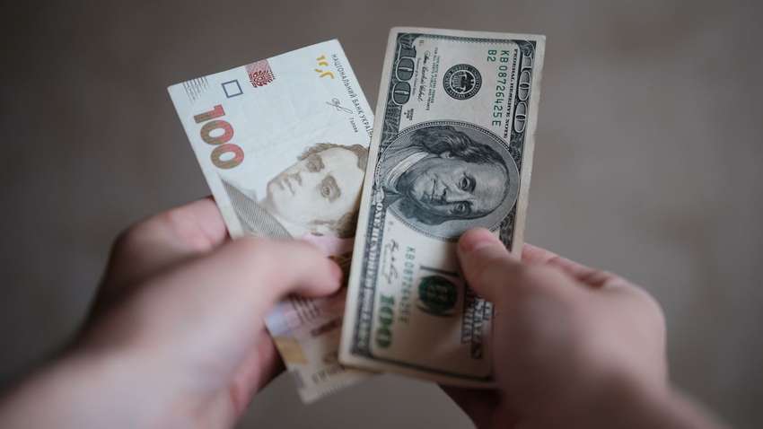 НБУ впервые назвал причины высокого спроса на валюту и рост курса доллара