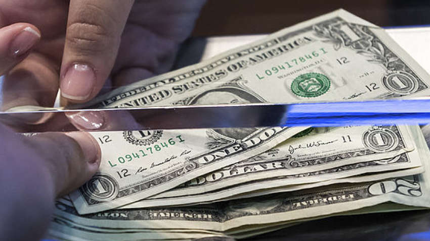 Грошові перекази з-за кордону в Україну зросли майже на 10%