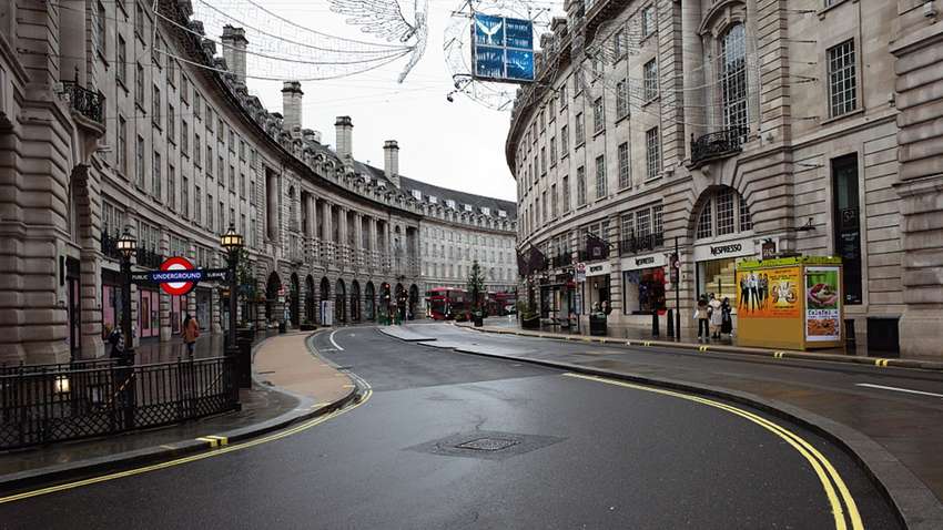 Новий вірус небезпечніший, ніж очікувалося: Китай призупиняє роботу візового центру в Лондоні