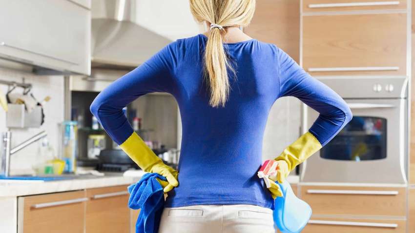 Як правильно дезінфікувати житло від коронавірусу: рекомендації ЦГЗ