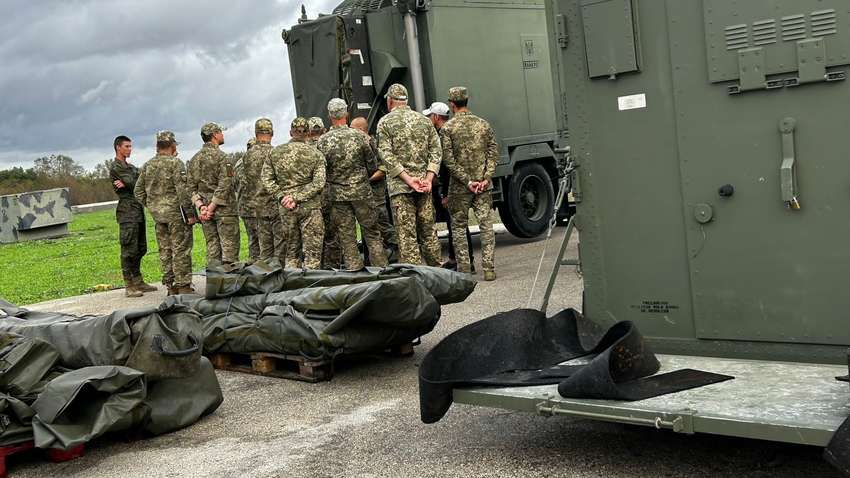 В Іспанію прибули українські військові: якою зброєю навчатимуться керувати (ФОТО) В Іспанію прибули українські військові: якою зброєю навчатимуться керувати (ФОТО)