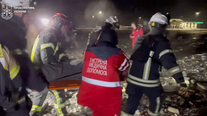 Удар РФ по передмістю Харкова: кількість загиблих зросла Удар РФ по передмістю Харкова: кількість загиблих зросла