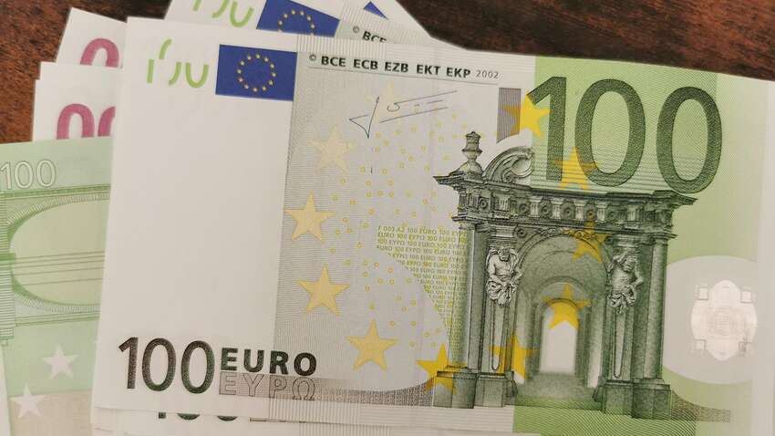 Россияне уже платят Украине за продолжение войны: какую сумму ЕС передал Киеву Россияне уже платят Украине за продолжение войны: какую сумму ЕС передал Киеву