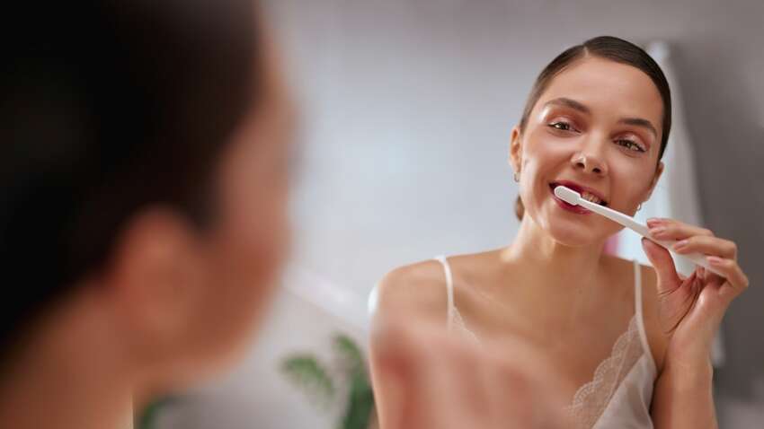 Ви постійно допускаєтеся цієї помилки: лікар здивував заявою, коли потрібно чистити зуби Ви постійно допускаєтеся цієї помилки: лікар здивував заявою, коли потрібно чистити зуби