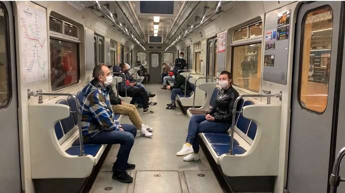 В Україні різко зросла захворюваність на COVID-19 В Україні різко зросла захворюваність на COVID-19