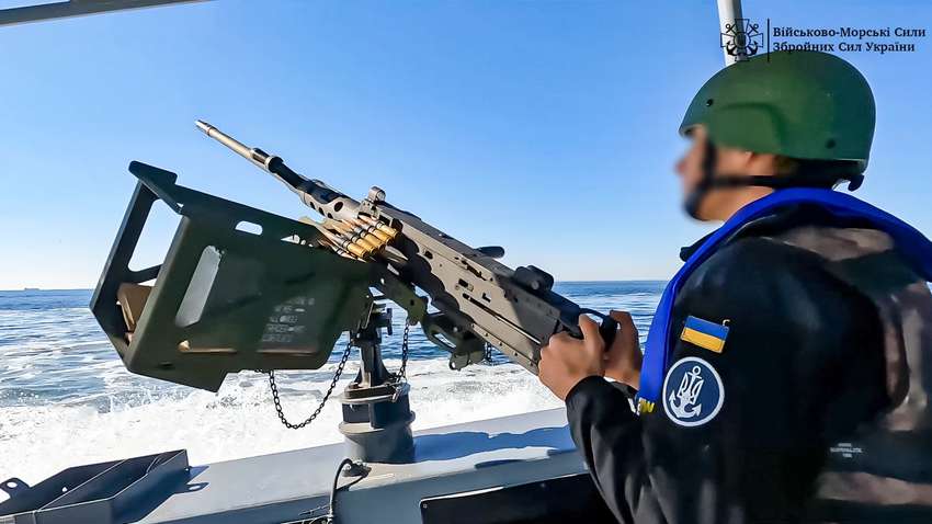 Співзасновник холдингу TECHIIA Олег Крот придбав 800 рятувальних жилетів для військових моряків Співзасновник холдингу TECHIIA Олег Крот придбав 800 рятувальних жилетів для військових моряків