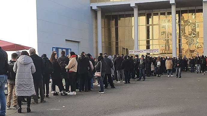 Украинцы превратились в заядлых сторонников вакцинации: что произошло