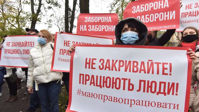 Протести і перекриті дороги: як в Україні зустріли карантин вихідного дня (ВІДЕО, ФОТО)