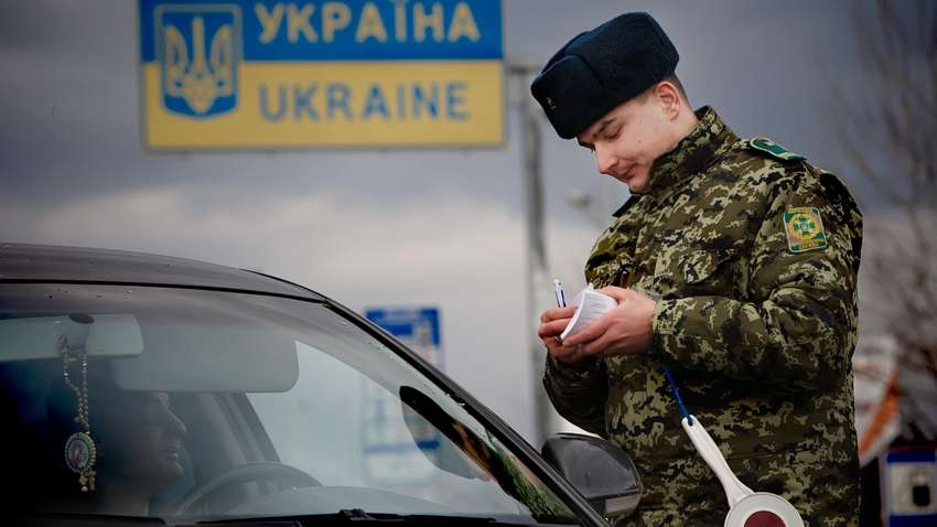 Почему Украина ограничила въезд с территории РФ Почему Украина ограничила въезд с территории РФ