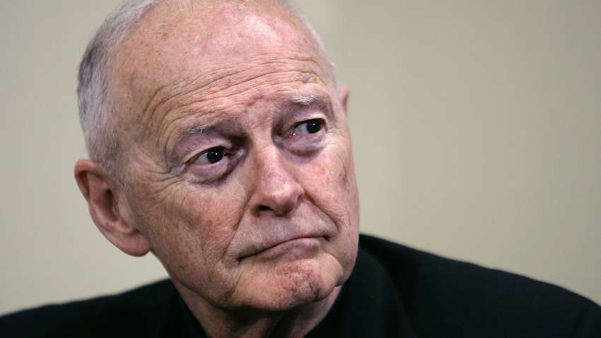 Колишнього кардинала Ватикану вперше звинуватили в згвалтуванні підлітка