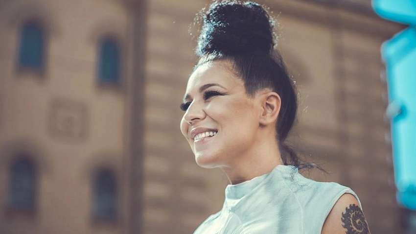 На співачку з України накинулася перехожа у Москві