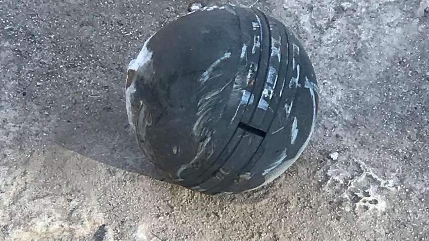 По всьому Кременчуку знаходять «м’ячики»: чим вони смертоносні (ФОТО)