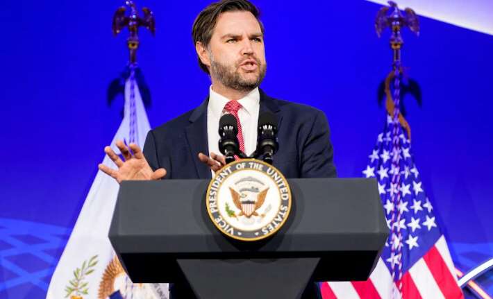 Венс розлютив китайців, які вже назвали його «неввічливим невігласом»   Венс розлютив китайців, які вже назвали його «неввічливим невігласом»