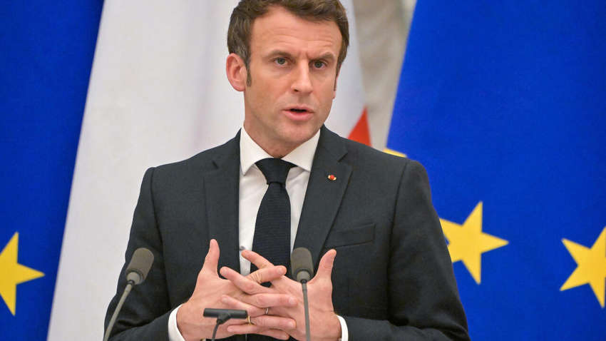 Макрон отреагировал на новые планы РФ по "референдуму", но намерен поговорить с Путиным
