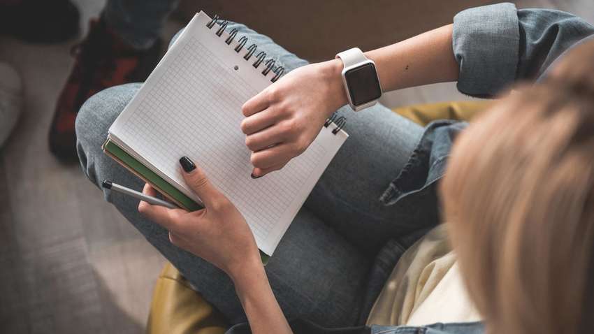 У Великій Британії хочуть заборонити будь-які годинники на екзаменах