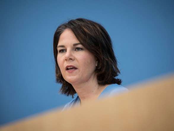 Бербок рассказала, почему меньше, чем через месяц вновь летит в Украину Бербок рассказала, почему меньше, чем через месяц вновь летит в Украину