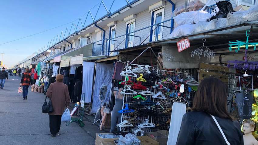 ВИДЕОФАКТ: на рынке в Одессе произошла стрельба