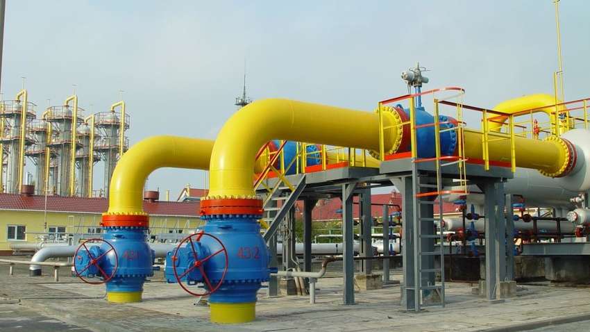 Четвер в Україні: газ з Європи, відголоски бійки політиків і реконструкція митниці