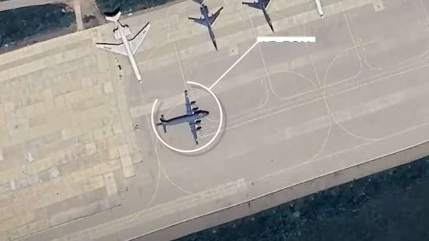 Под удар попал вражеский самолет: в СБУ сообщили новые детали уничтожения субмарины РФ в Новороссийске 