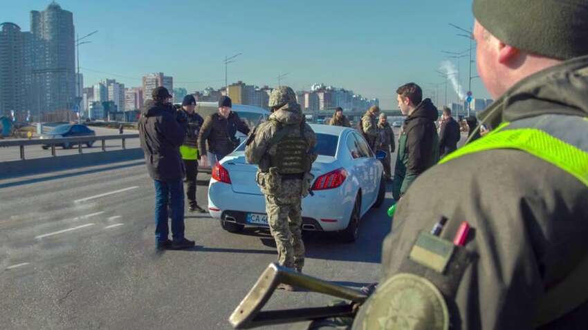 Блокпости заради мобілізації: у Міноборони пояснили, хто перекриває дороги