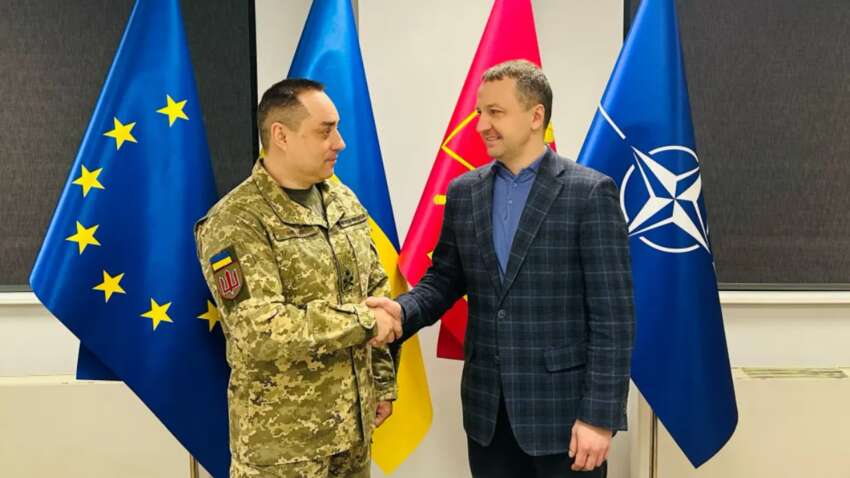 Украиноязычная армия: Минобороны и Омбудсмен усиливают сотрудничество Украиноязычная армия: Минобороны и Омбудсмен усиливают сотрудничество