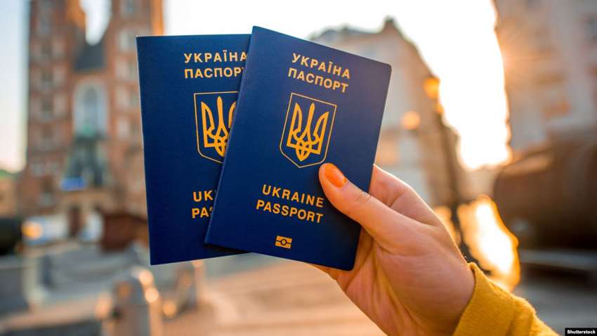 З 1 березня для поїздок в Росію українцям буде потрібен закордонний паспорт