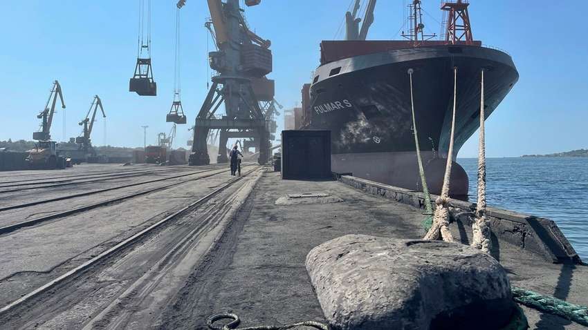 "Портовий" закон Мотовиловця: блогер пояснив, як російський олігарх отримає 50 млн євро "Портовий" закон Мотовиловця: блогер пояснив, як російський олігарх отримає 50 млн євро