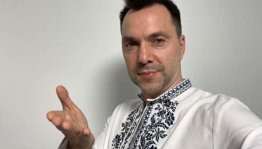 Арестович потрапив у новий скандал: назвав українців гіршими від росіян Арестович потрапив у новий скандал: назвав українців гіршими від росіян