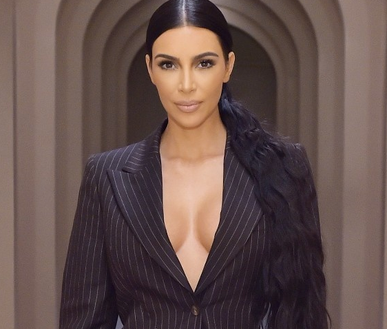 Ким Кардашьян раскрыла секрет сексуальной груди