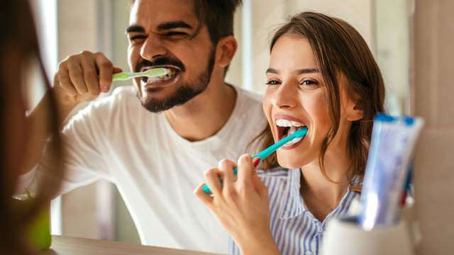 Сколько времени нужно чистить зубы Сколько времени нужно чистить зубы