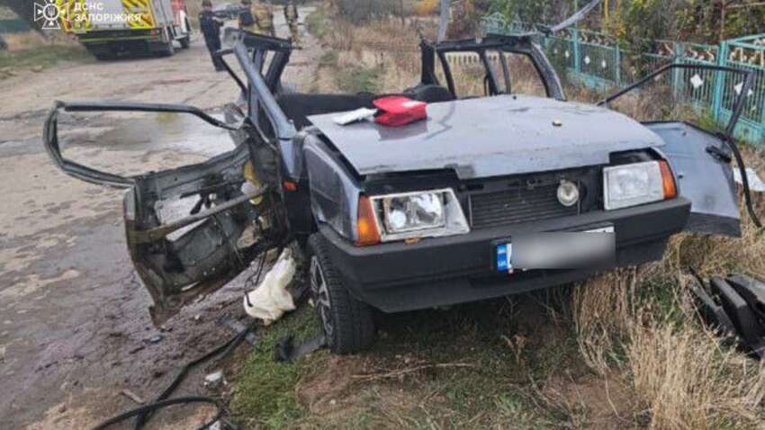 Трагедія на Запоріжжі: у власній автівці загинуло подружжя (ФОТО) Трагедія на Запоріжжі: у власній автівці загинуло подружжя (ФОТО)