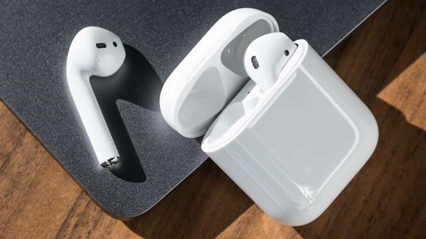 Компанія Apple представить навушники AirPods Pro вже у цьому році